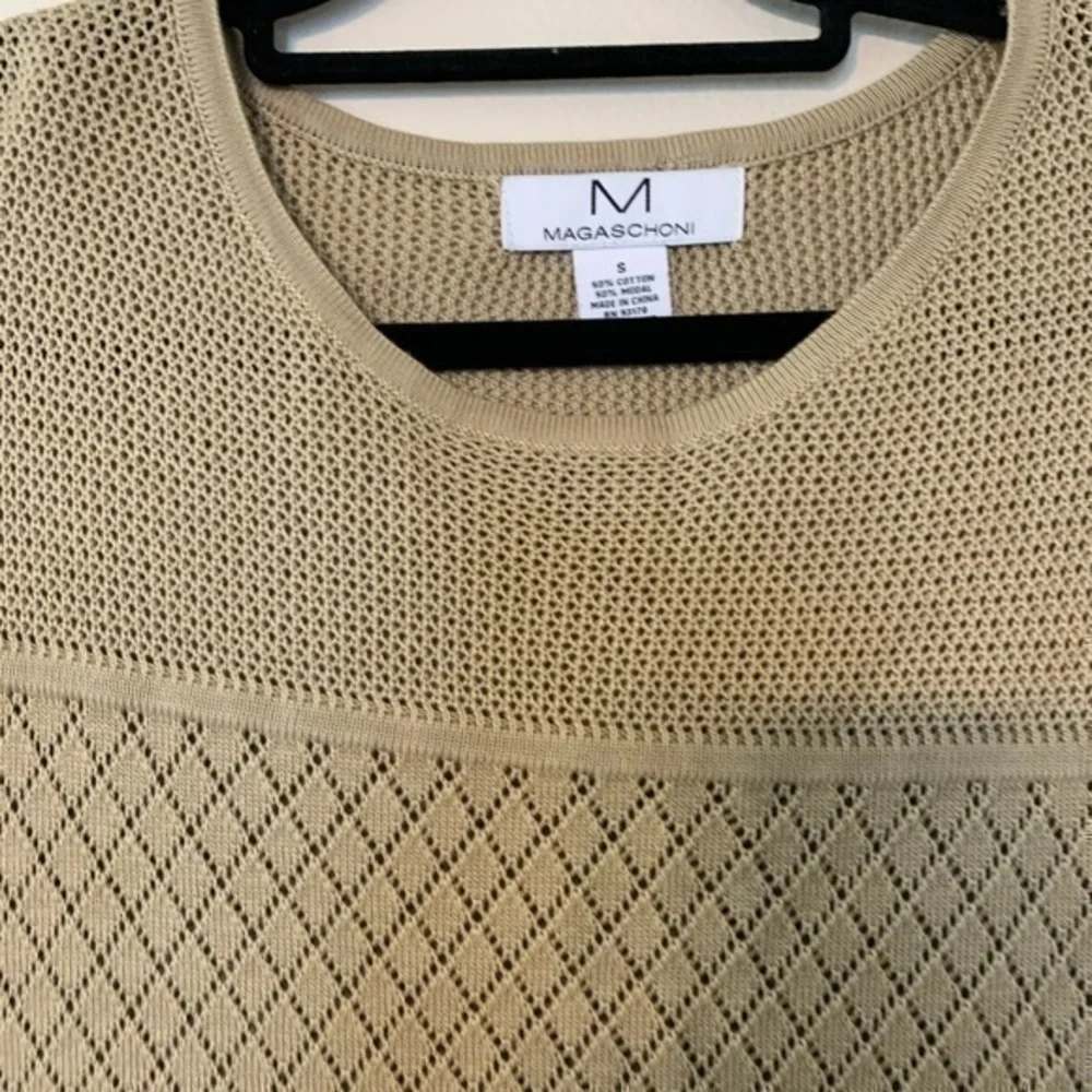 Magaschoni size small sweater